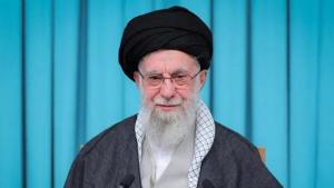 Warning Kera! Khamenei Ancam Tenggelamkan Kapal Perang AS Usai Trump Kirim Dua Kapal Induk