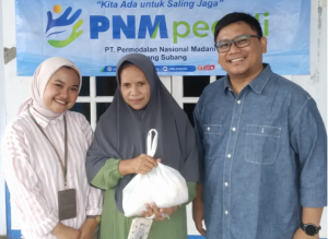PNM Cabang Subang Salurkan 660 Paket Sembako untuk Korban Banjir, Tegaskan Komitmen Dampingi Nasabah