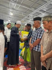 PTPN IV Regional IV Ibadah dan Kerja Sambil Santuni Fakir Miskin
