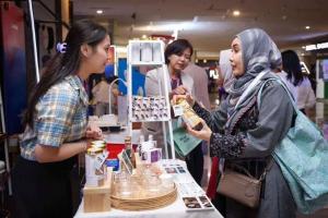 Omzet Tinggi UMKM di Ramadan hingga Lebaran, Stafsus Presiden: Momentum Lonjakan Konsumsi dan Digitalisasi