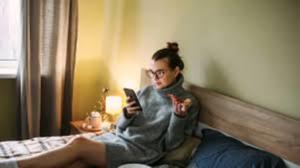 Tren "Bed Rotting" pada Gen Z, Pakar Ingatkan Batas Sehat Istirahat