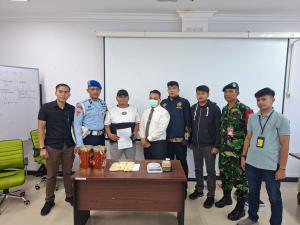 Sinergi Lanud RSN dan Avsec Gagalkan Penyelundupan 1.969 Butir Ekstasi di Bandara SSK II
