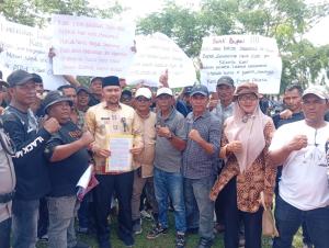 Ratusan Pekerja PTPN IV Cot Girek Datangi Kantor Bupati Aceh Utara, Minta Kepastian Penyelesaian Klaim Lahan