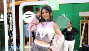 Renata Dvika tampil di event Illuma Trunkshow 2026