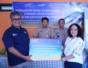 Wujudkan Lingkungan Bersih, Mandiri Utama Finance (MUF) Hadirkan Program Bank Sampah di Rorotan, Jakarta Utara