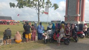 Antusias Warga Ramaikan Penutupan TMMD Reguler Ke-128 Kodim Pati