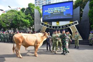 Wadanpushidrosal Serahkan Hewan Qurban Kepada Panitia Qurban Idul Adha 1447 H/2026 M Pushidrosal