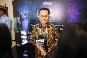 Dirjen Keuangan Daerah Agus Fatoni Terima Penghargaan Digital Innovation Award 2026