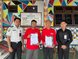 Bentuk Apresiasi atas Perubahan Perilaku, Puluhan Warga Binaan Kalimantan Tengah Terima Remisi Waisak