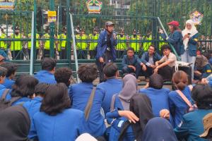 BEM Undip Pastikan Aksi Berlanjut, Sebut Indonesia Sedang Bergerak Menuju Krisis