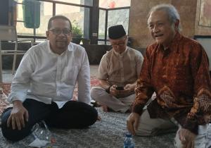 Dewan Redaksi Indonews.id Asri Hadi Melayat ke Rumah Duka Ayah Kepala BAKOM Muhammad Qodari