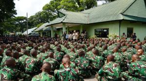 Menko Polkam Beri Motivasi Siswa Dikmaba TNI dan Calon Manajer KDKMP di Rindam I/Bukit Barisan