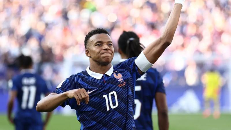 Penyerang Timnas Prancis, Kylian Mbappe akhinya sukses mewujudkan ambisi raih top skor sementara usai timnya menang 1-0 lawan Paraguay.