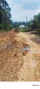 Urat Nadi Ekonomi Berdetak Kembali: PTPN IV Perbaiki 12 Km Jalan Desa, Bawa Harapan Baru bagi 1.750 Keluarga di Muaro Jambi