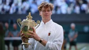 Duel Sengit 3 Jam 46 Menit,  Jannik Sinner Singkirkan Zverev dan Pertahankan Gelar Juara