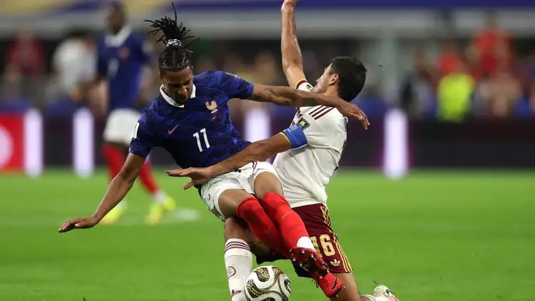 Duel Timnas Prancis kontra Spanyol pada Semifinal Piala Dunia berakhir dengan skor 2-0 untuk kemenangan La Furia Roja.   