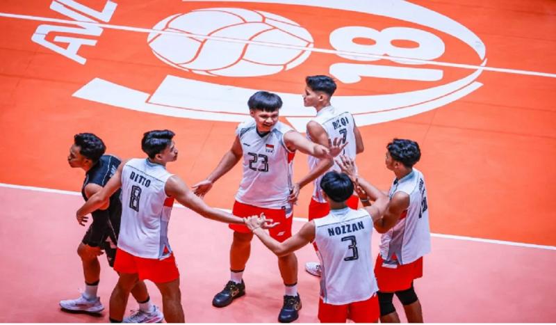 Tim nasional bola voli putra U-18 Indonesia tampil gemilang saat menyingkitkan Kirgizstan tiga set langsung, 25-23, 25-19, dan 25-