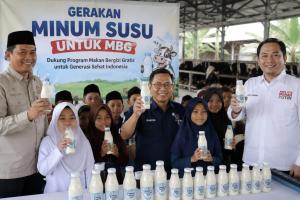 Dukung Program MBG, Aliansi Asta Cita Merah Putih 08 Gelar Gerakan Minum Susu di Magelang