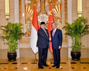 Bertemu Menteri Luar Negeri Wang Yi, Menko Airlangga Dorong Kemitraan Strategis, Tata Kelola AI Global, Hingga Investasi Hijau