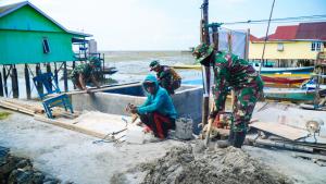 Pekerjaan Manunggal Air Bersih di Desa Umbele Masuki Tahap Plester Bak Penampungan