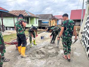 Pengecoran Rabat Jalan di Desa Polewali Terus Berlanjut, Satgas TMMD dan Warga Percepat Pembangunan