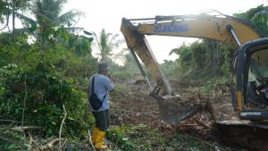Alat Berat Terus Bekerja, Pembukaan Jalan Penghubung Kepulauan Umbele Capai Hari ke-13