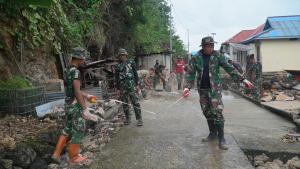 Satgas TMMD Ke-129 Kodim 1311/Morowali Terus Kebut Pekerjaan Rabat Beton Jalan di Desa Polewali