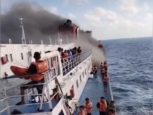 Empat Penumpang KMP Mutiara Sentosa 2 Meninggal, Ratusan Korban Dievakuasi dari Laut Madura
