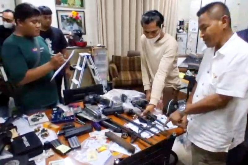 Polisi Akan Periksa Eks Ketua Yayasan Terkait Temuan Ratusan Senjata di Sekolah Swasta Pondok Pinang
