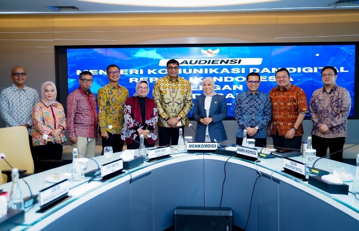 Menteri Komunikasi dan Digital Meutya Hafid mengatakan pemerintah akan terus mendukung investasi strategis yang memperkuat daya saing digital Indonesia sekaligus memastikan pemanfaatan kecerdasan artifisial berlangsung secara bertanggung jawab, inklusif, dan memberikan nilai tambah bagi perekonomian nasional. Foto: Humas Kemkomdigi