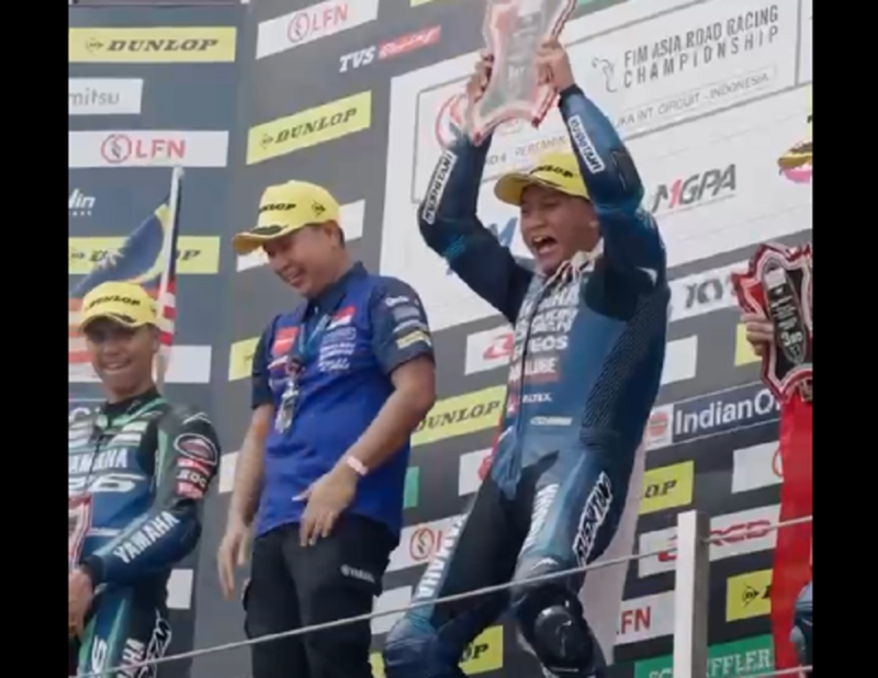 Pembalap Yamaha Racing Indonesia, Wahyu Nugroho, sukses menyingirkan para pesaingnya pada balapan Race 1 SS2600 Asia Road Racing Championship (ARRC) Mandalika 2026, di Sirkuit Mandalika, Lombok, Sabtu (8/8/2026). Dia berhasil meraih juara perdanany di turnamen ini.