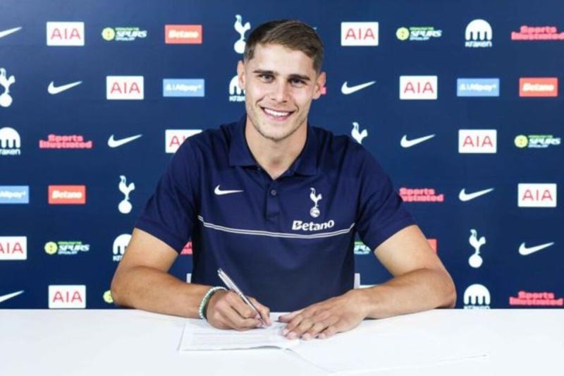 Tottenham Hotspur telah mencapai kesepakatan penting dengan Micky van de Ven sebelum memulai musim 2026-2027 Premier League.