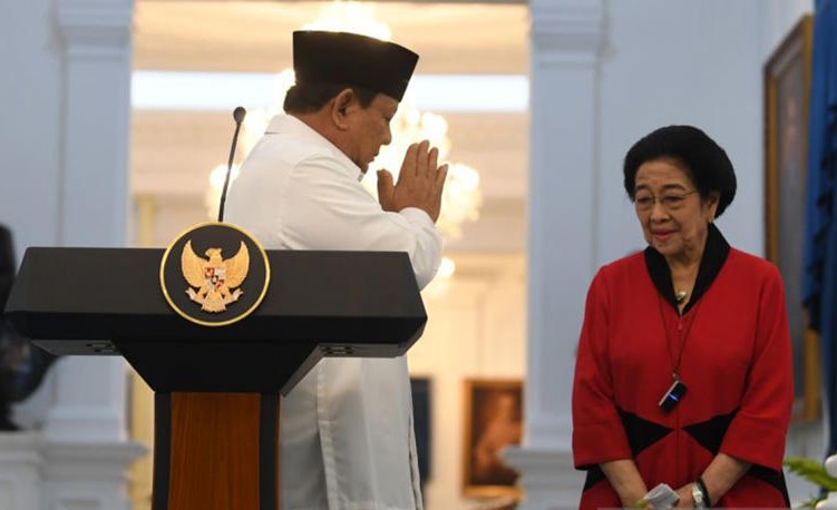 Megawati Kritik Menu MBG di Depan Prabowo: Mbok, Sesekali Ada Rendang