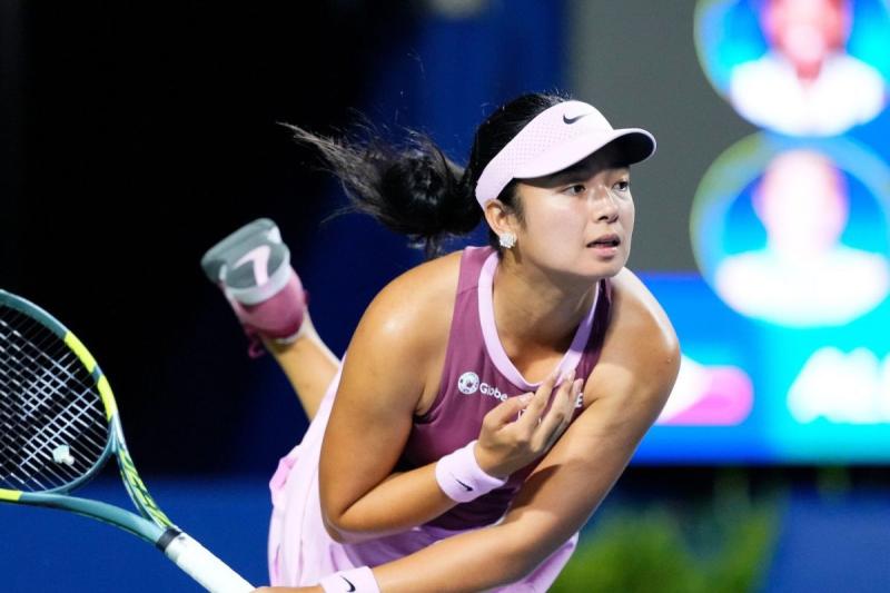 Petenis Filipina Alexandra Eala melanjutkan performa impresifnya di lapangan keras Amerika Utara   