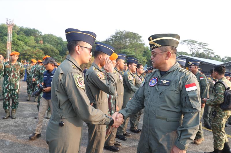 Kasad Apresiasi Penerbang Demo Udara HUT ke-81 RI