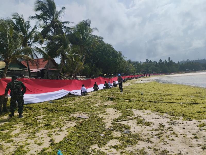 Merah Putih Membentang 500 Meter, Aboru Ciptakan Momen Bersejarah di HUT ke-81 RI