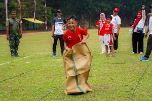 Gelak Tawa dan Derap Langkah Cilik Anak Prajurit Gagak Hitam Mewarnai HUT Ke-81 RI