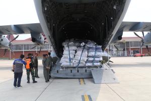 Percepat Penanganan Bencana, Enam Pesawat TNI AU Kirim 81,3 Ton Bantuan ke NTT