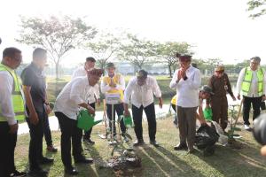 Menteri Lingkungan Hidup-PTPN IV PalmCo Luncurkan Gerakan Tanam 1,5 Juta Pohon