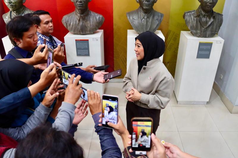 Kasus Yogi ‘Starlink’, Menkomdigi Tekankan Pembinaan dengan Tetap Hormati Proses Hukum