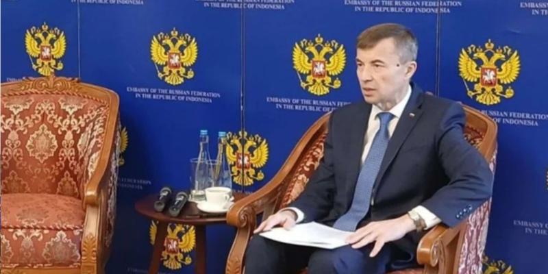  Duta Besar Rusia untuk Indonesia Sergei Tolchenov menyampaikan keterangan dalam media briefing di Jakarta, Rabu (26/8/2026). (ANTARA/Uyu Septiyati Liman.)