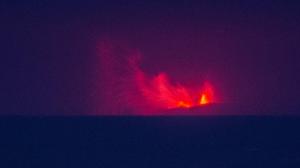 Gunung Anak Krakatau Kembali Meletus Minggu Dini Hari, Warga Diminta Tak Mendekat 3 Km