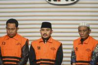 Imbas Erupsi Anak Krakatau, Vonis Bupati Bekasi Nonaktif Ade Kuswara dan Ayahnya Ditunda