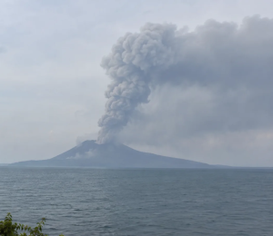 BNPB: Kondisi Erupsi Anak Krakatau per Hari Ini Menurun