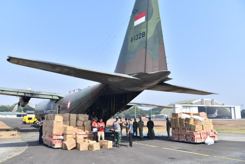 Lanud Halim Perdanakusuma Salurkan Alat Kesehatan untuk Dukung Penanganan Karhutla di Kalimantan