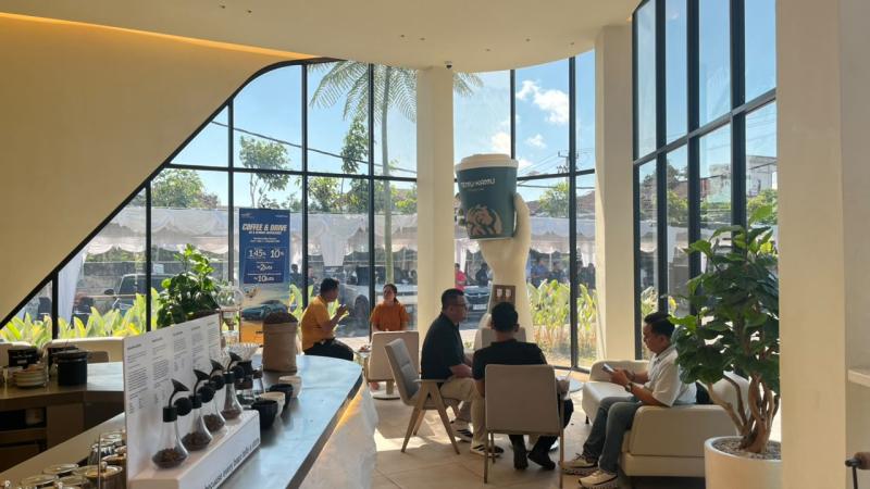 Gandeng Bank Mandiri dan Dealer, MUF Gaspol Dorong Kendaraan Listrik di Bali