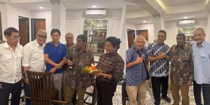 Jadi Saksi Perjalanan Otomotif Indonesia, Maher Algadri Rayakan 80 Tahun Bersama Sahabat di Balai Sarwono