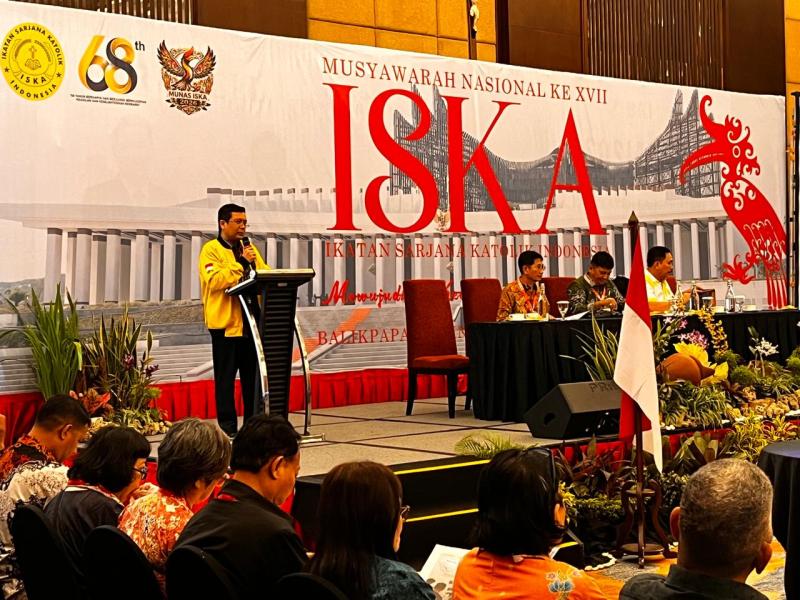 Luky A Yusgiantoro melaporkan kerja PP Iska periode 2022-2026 pada Munas di Balikpapan. (Foto: Ist)