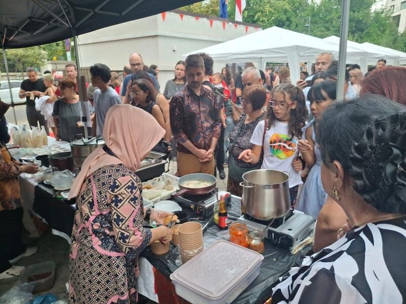 Dari Angklung hingga Nasi Padang, Festival Indonesia Memikat Ribuan Pengunjung di Bucharest