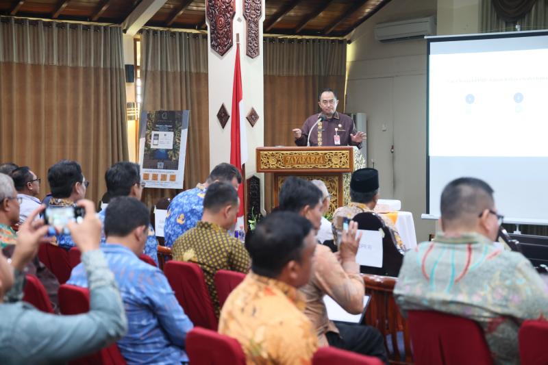 Direktur Pendapatan Daerah Ditjen Bina Keuda Kemendagri Teguh Narutomo  dalam kegiatan Asistensi Pelaksanaan KPDBU Provinsi/Kabupaten/Kota se-Provinsi NTB di Hotel The Jayakarta, Lombok, Kamis (17/9/2026). (Foto: Puspen Kemendagri)